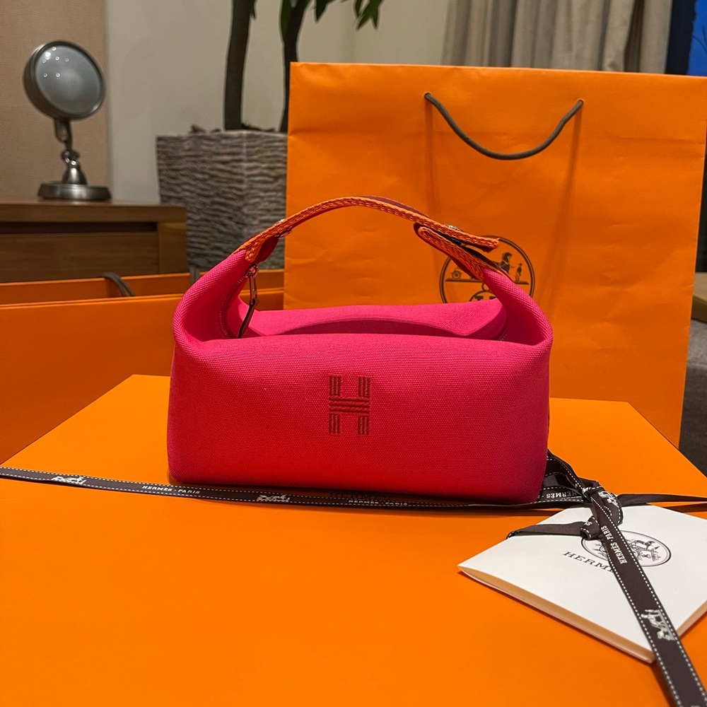 Hermes Bride a Brac in Hibiscus (small)
